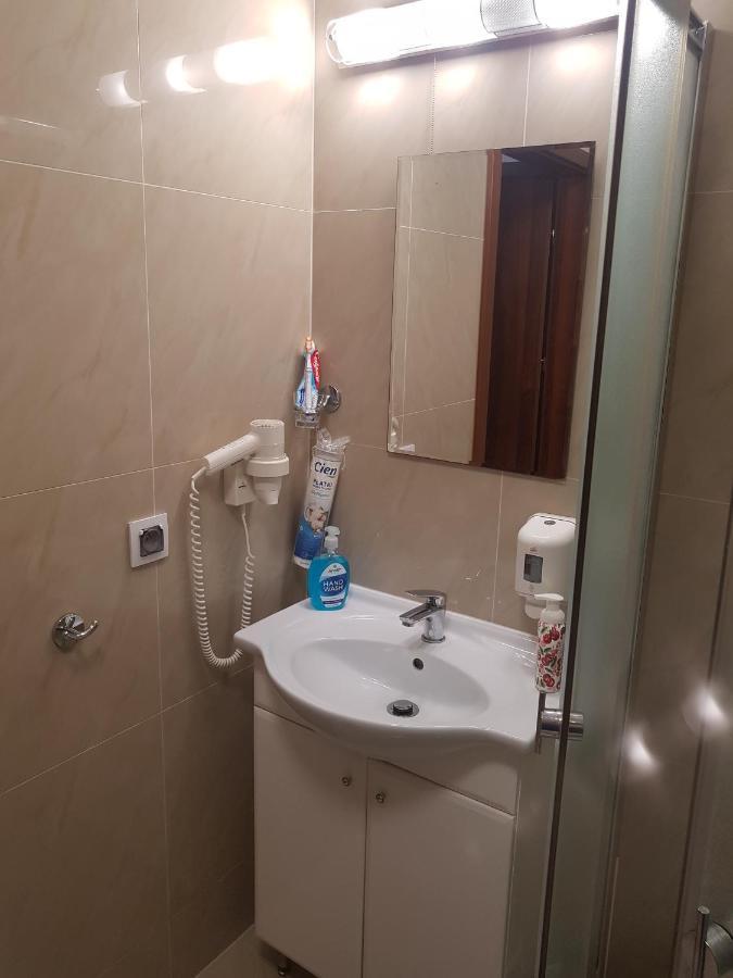 Apartament Kasprowicza Kolobrzeg Appartamento Esterno foto